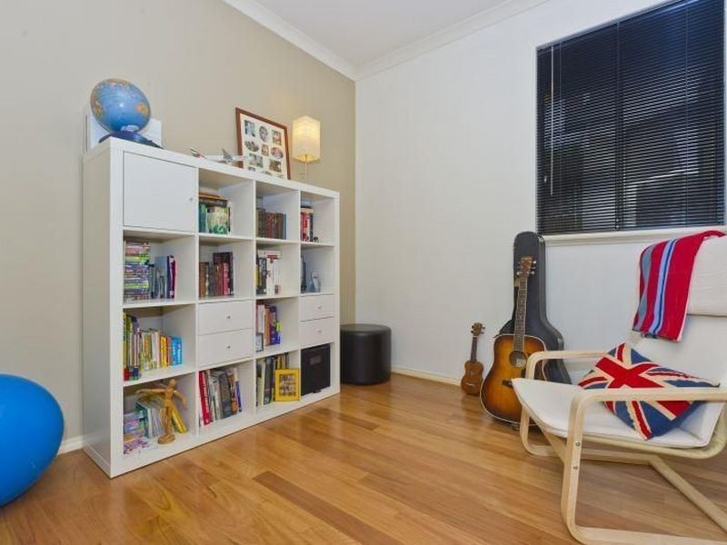 2/14 Waterloo Crescent, East Perth WA 6004