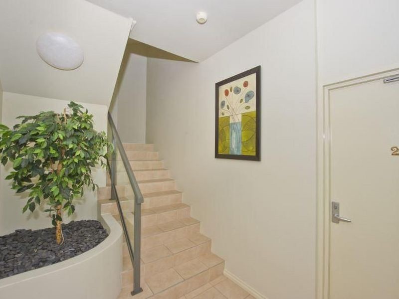 2/14 Waterloo Crescent, East Perth WA 6004