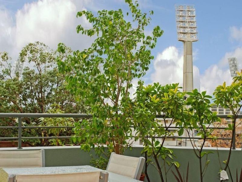 2/14 Waterloo Crescent, East Perth WA 6004