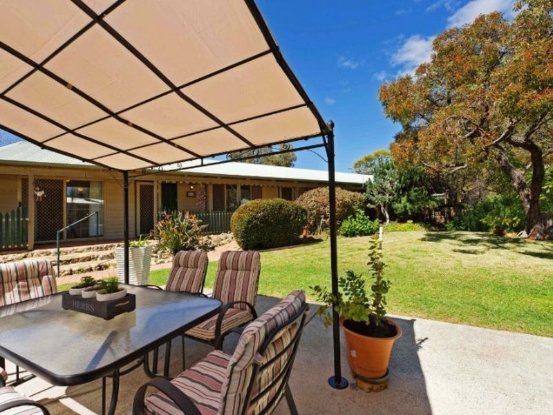 8 Wendowie Place, Mardella WA 6125