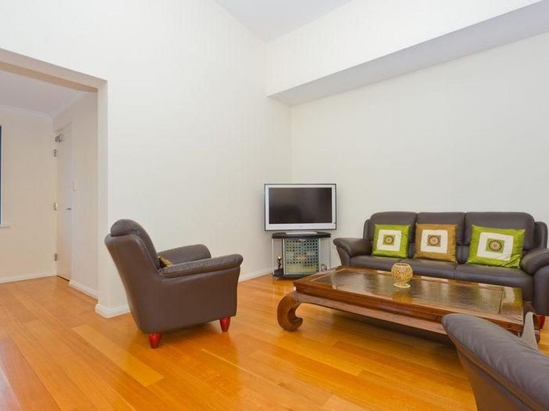 4/7 Henry Street, East Perth WA 6004