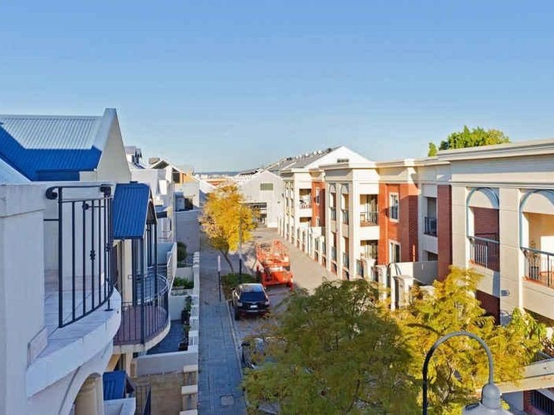 4/7 Henry Street, East Perth WA 6004