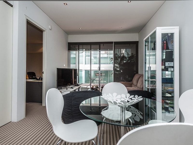 11/8 Victoria Avenue, Perth WA 6000