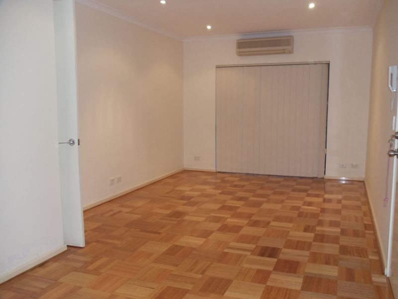 4/22 Saunders Street, East Perth WA 6004