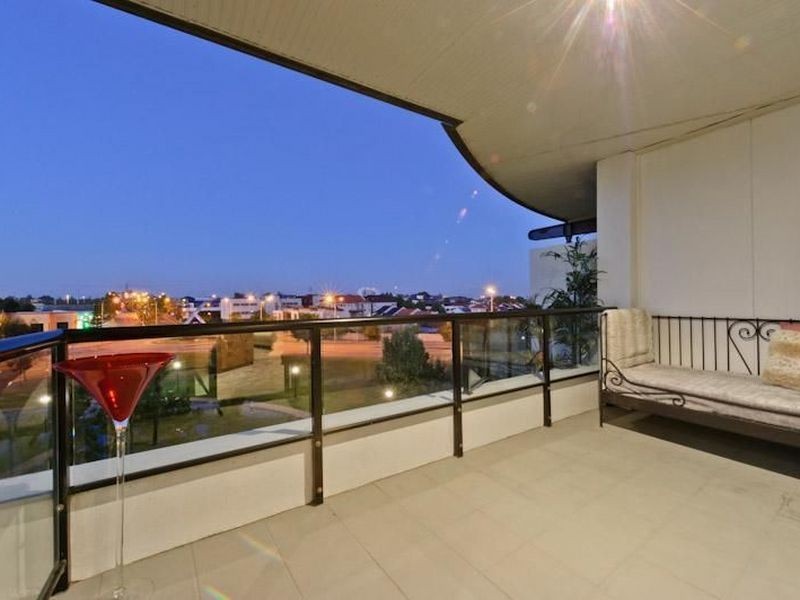 2/10 Eastbrook Terrace, East Perth WA 6004