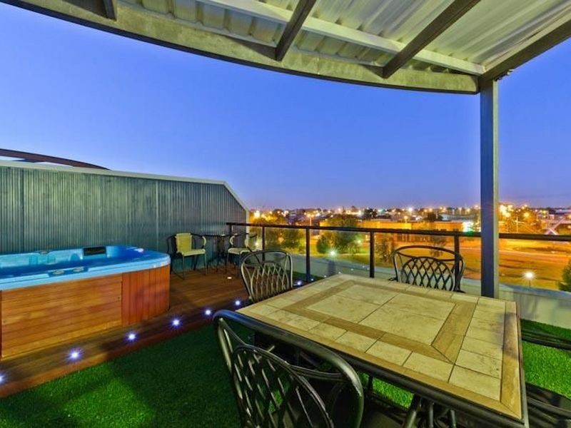 2/10 Eastbrook Terrace, East Perth WA 6004