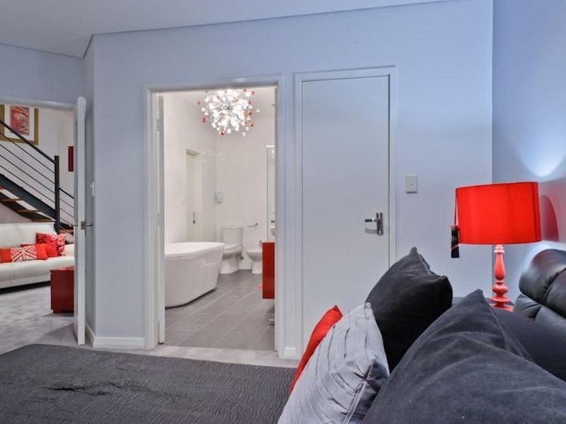 2/10 Eastbrook Terrace, East Perth WA 6004