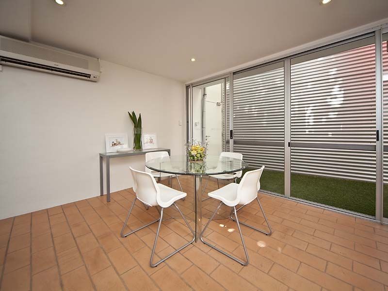 5 Little Saunders Street, East Perth WA 6004