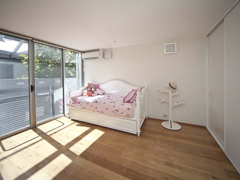 5 Little Saunders Street, East Perth WA 6004