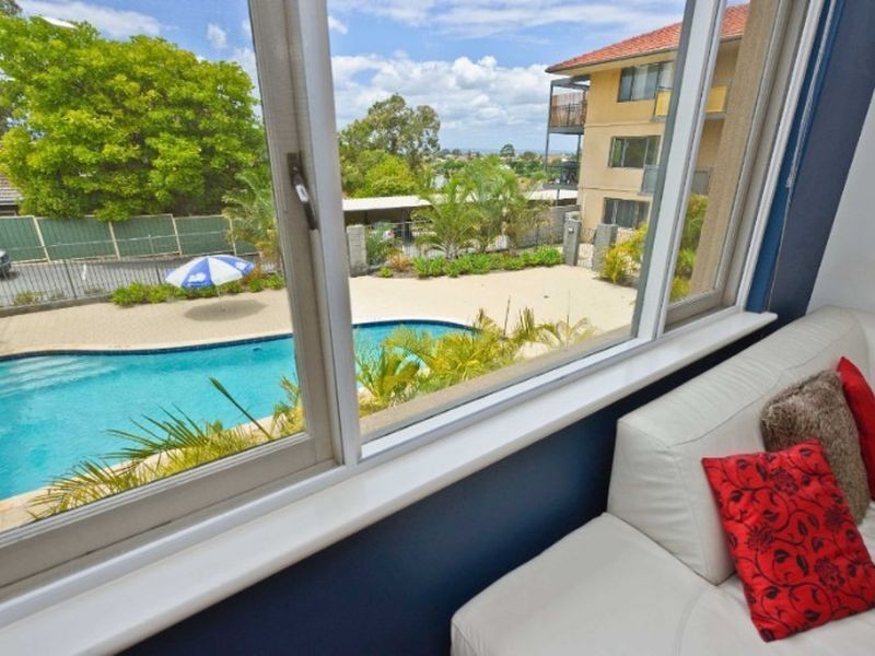 2/42 Kinsella Street, Joondanna WA 6060