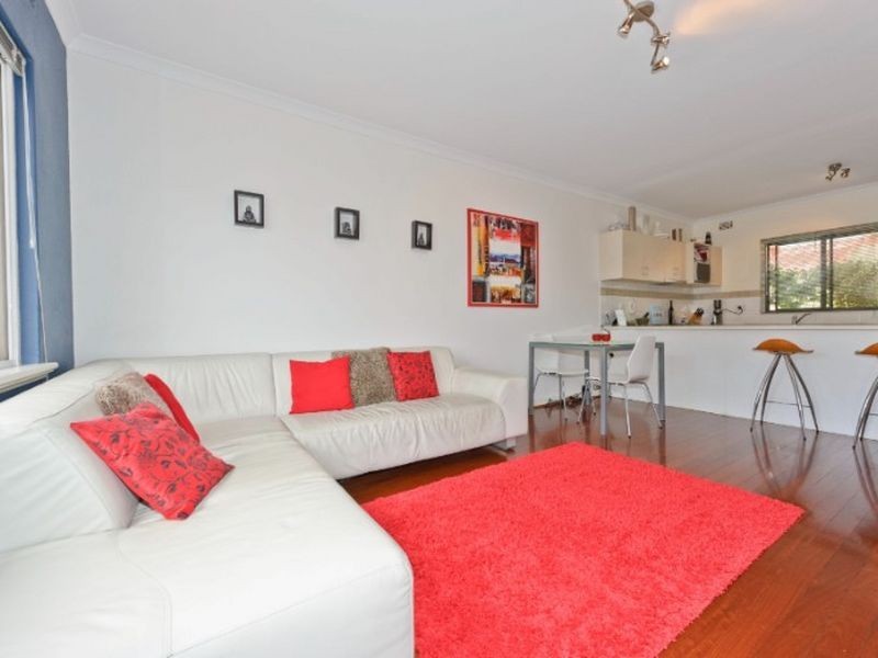 2/42 Kinsella Street, Joondanna WA 6060