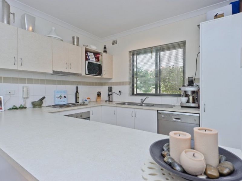 2/42 Kinsella Street, Joondanna WA 6060