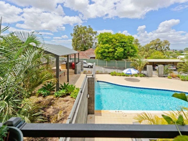 2/42 Kinsella Street, Joondanna WA 6060