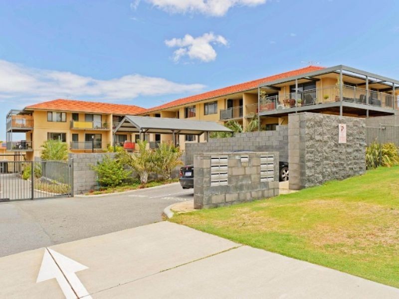 2/42 Kinsella Street, Joondanna WA 6060