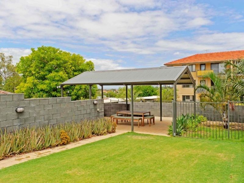 2/42 Kinsella Street, Joondanna WA 6060