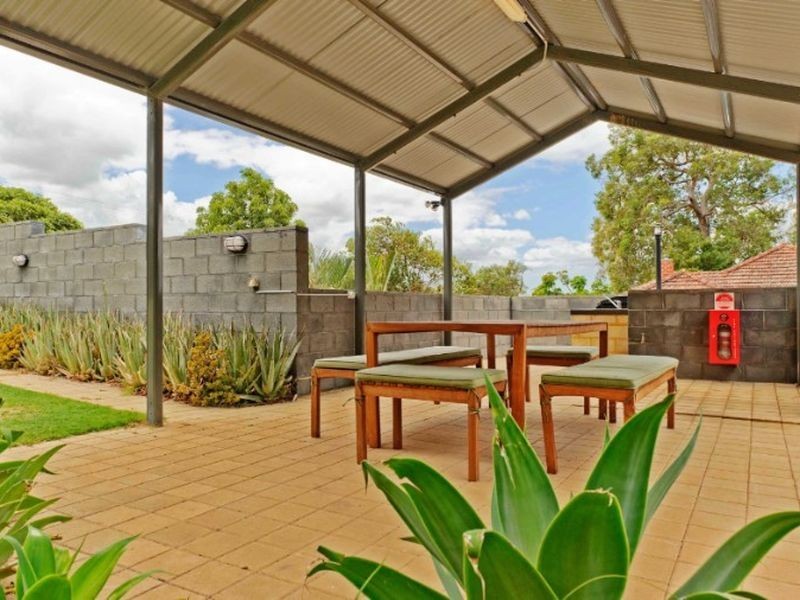 2/42 Kinsella Street, Joondanna WA 6060