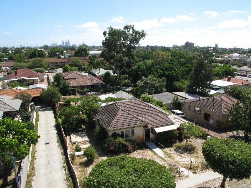 4 Grosvenor Road, Bayswater WA 6053