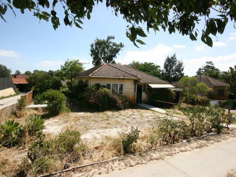 4 Grosvenor Road, Bayswater WA 6053