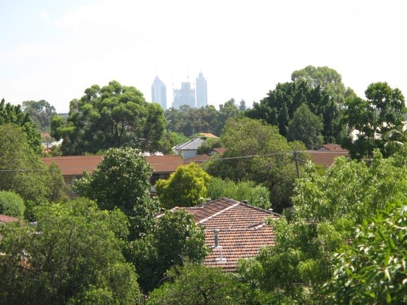 4 Grosvenor Road, Bayswater WA 6053