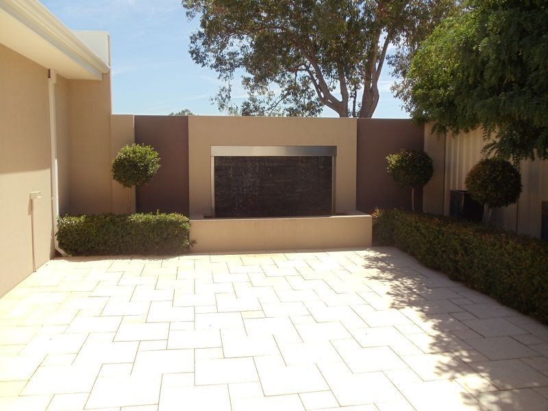 2/92 Welwyn Avenue, Salter Point WA 6152