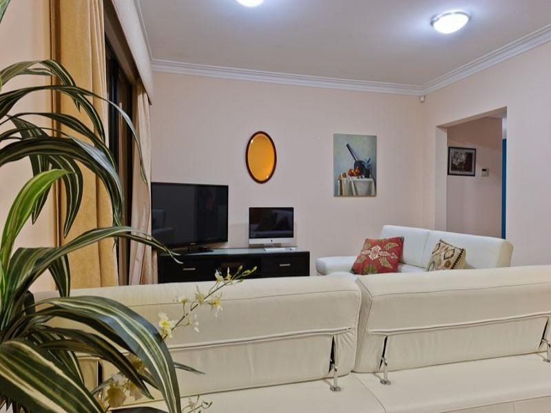 4/25 Haig Park Circle, East Perth WA 6004