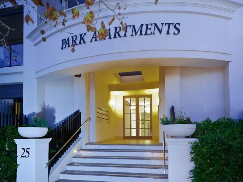 4/25 Haig Park Circle, East Perth WA 6004