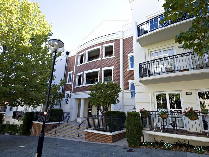 4/2 Henry Lawson Walk, East Perth WA 6004