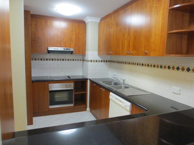 4/2 Henry Lawson Walk, East Perth WA 6004