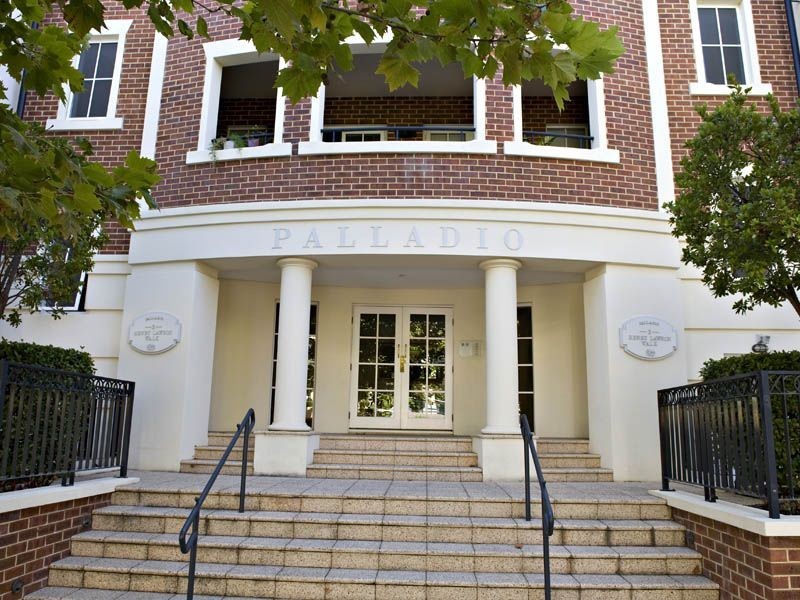 4/2 Henry Lawson Walk, East Perth WA 6004