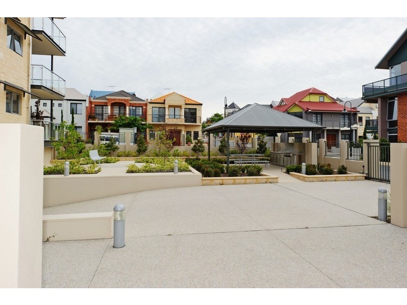 1/39 Tully Road, East Perth WA 6004