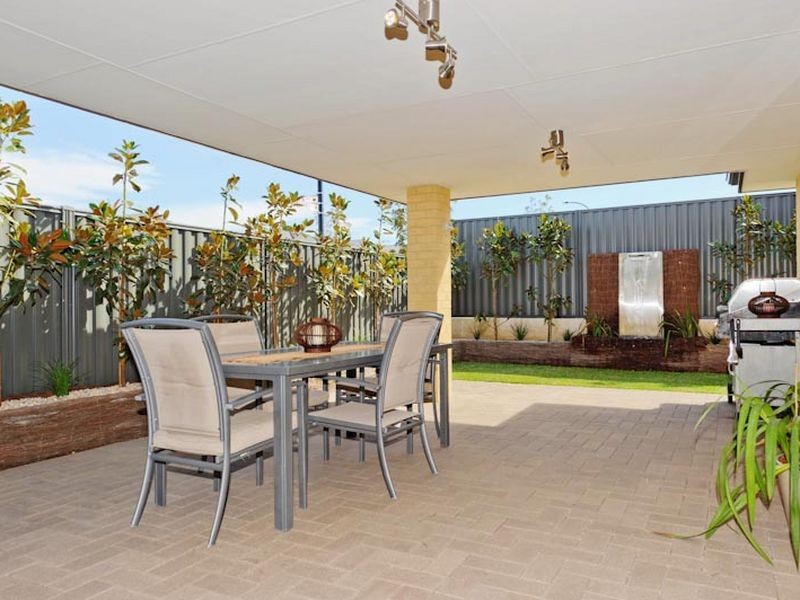 1 Bradburn Street, Aveley WA 6069