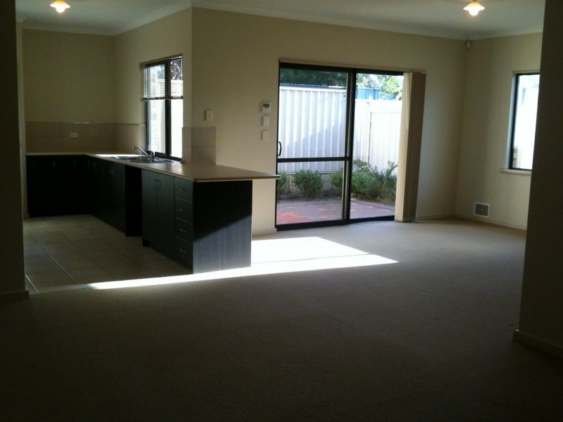 2/134 Planet Street, Carlisle WA 6101