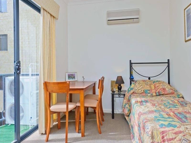 1/11 Regal Place, East Perth WA 6004