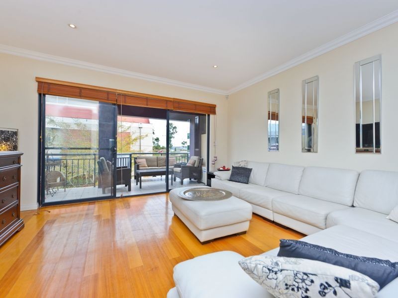 6 Tully Road, East Perth WA 6004