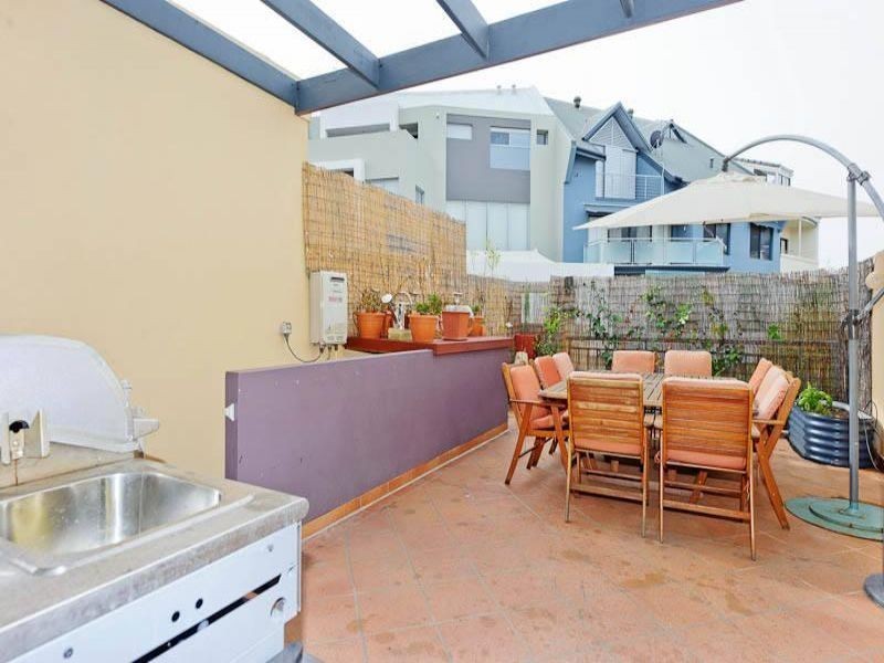 6 Tully Road, East Perth WA 6004