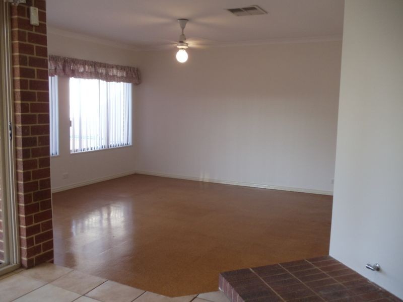 60 Hillcrest Road, Alexander Heights WA 6064