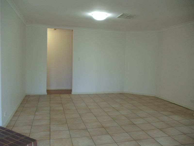 60 Hillcrest Road, Alexander Heights WA 6064