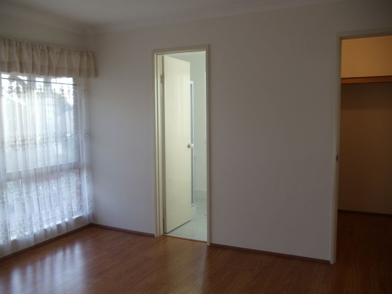 60 Hillcrest Road, Alexander Heights WA 6064