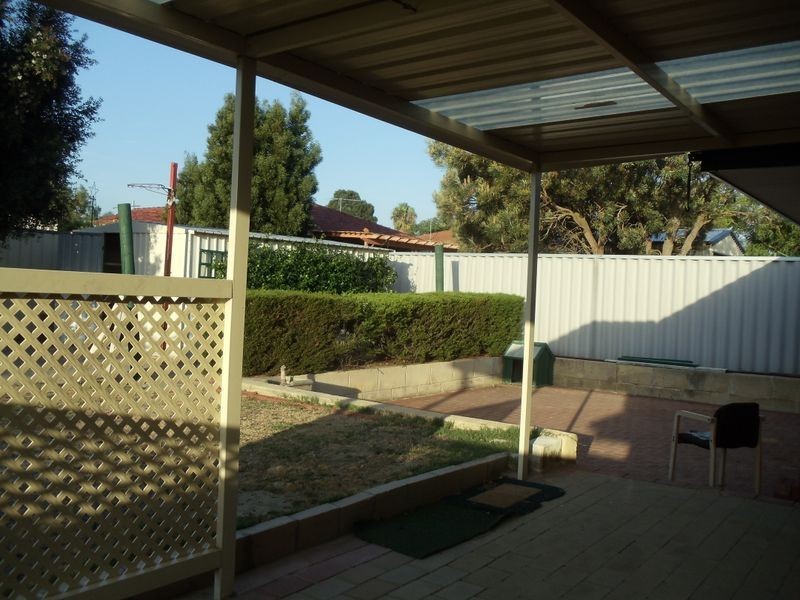 60 Hillcrest Road, Alexander Heights WA 6064