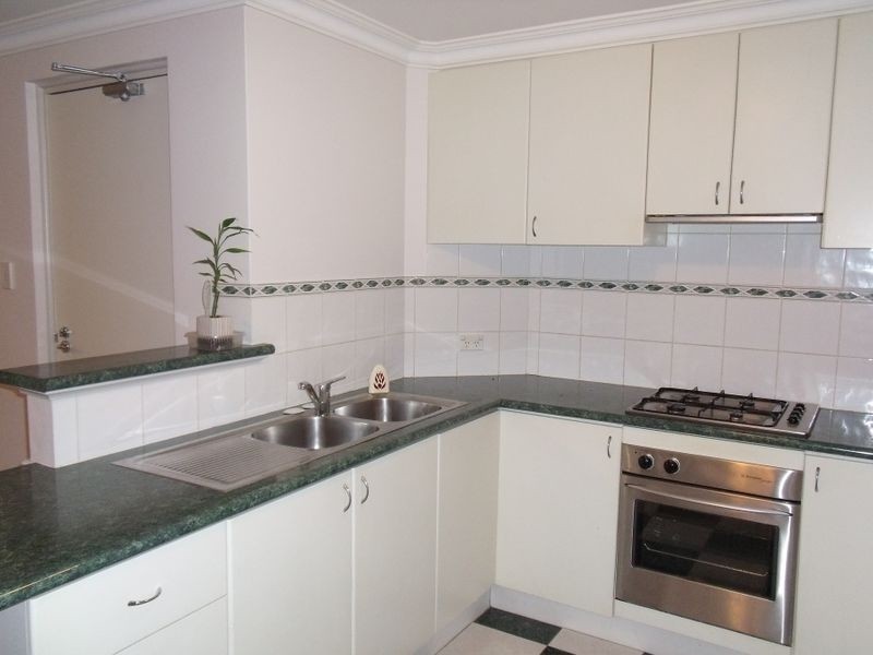 33/30 Bishops Row, East Perth WA 6004