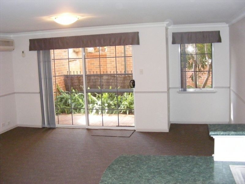 33/30 Bishops Row, East Perth WA 6004