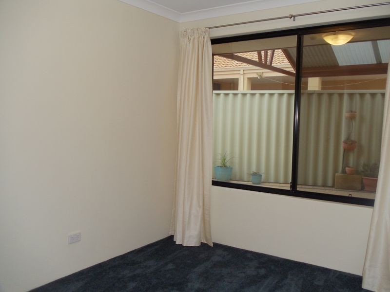 16 Shelduck Crescent, Beechboro WA 6063