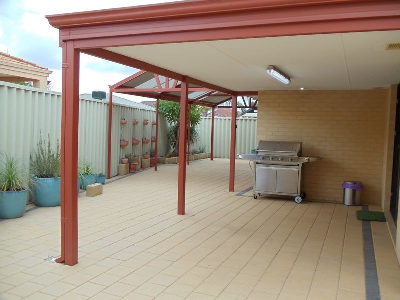 16 Shelduck Crescent, Beechboro WA 6063