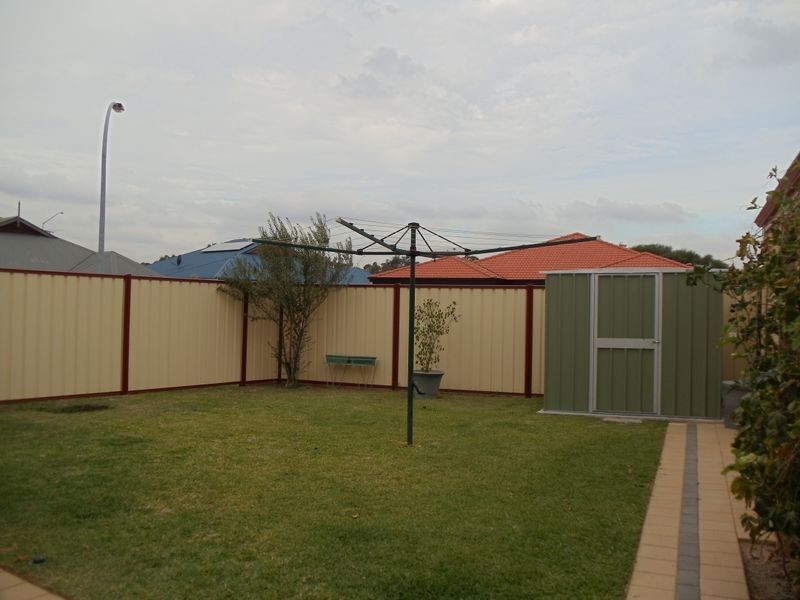 16 Shelduck Crescent, Beechboro WA 6063