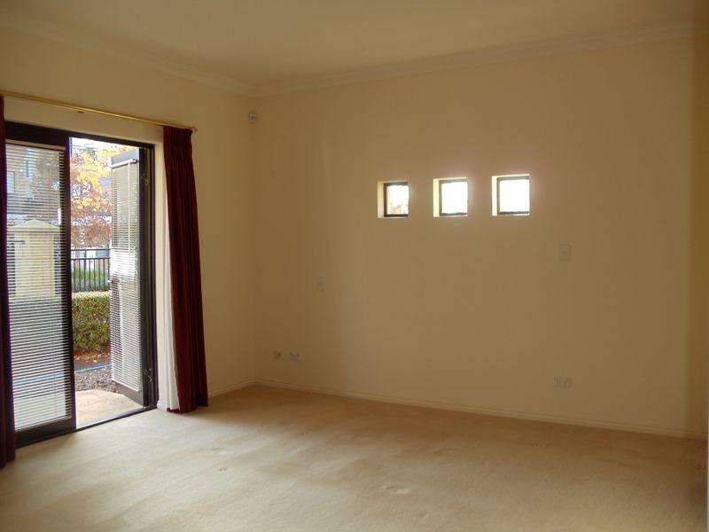 2/40 Victory Terrace, East Perth WA 6004