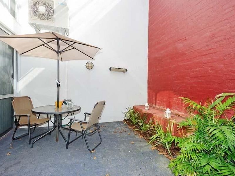 18 Little Brown Street, East Perth WA 6004