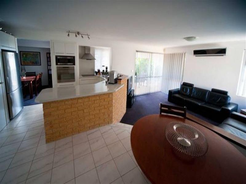 11 Josephine Way, Alexander Heights WA 6064