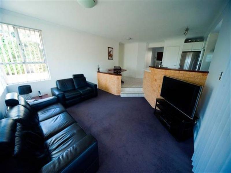 11 Josephine Way, Alexander Heights WA 6064