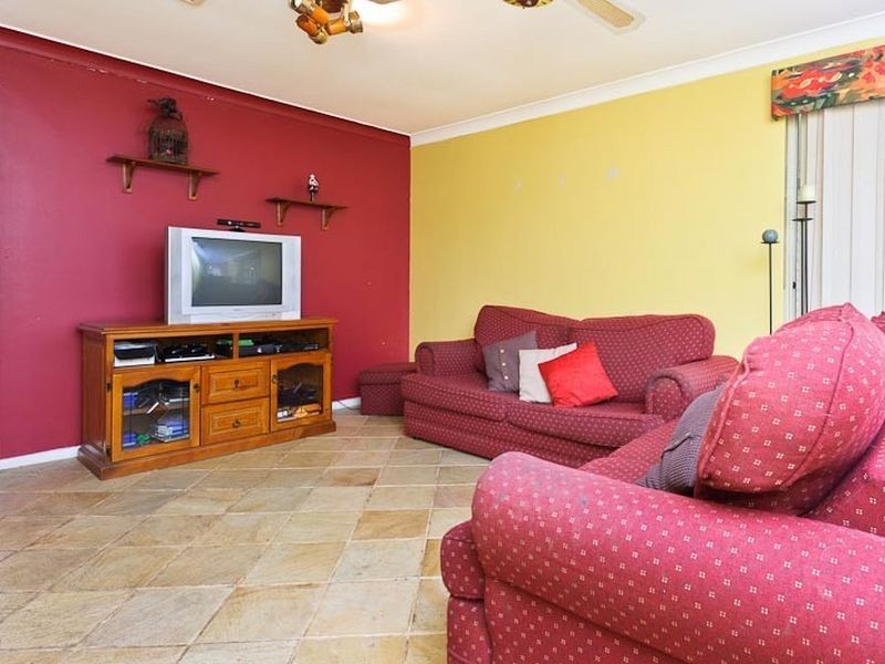 7 Goshawk Gardens, Ballajura WA 6066