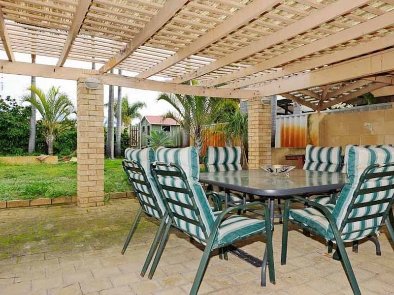 7 Goshawk Gardens, Ballajura WA 6066